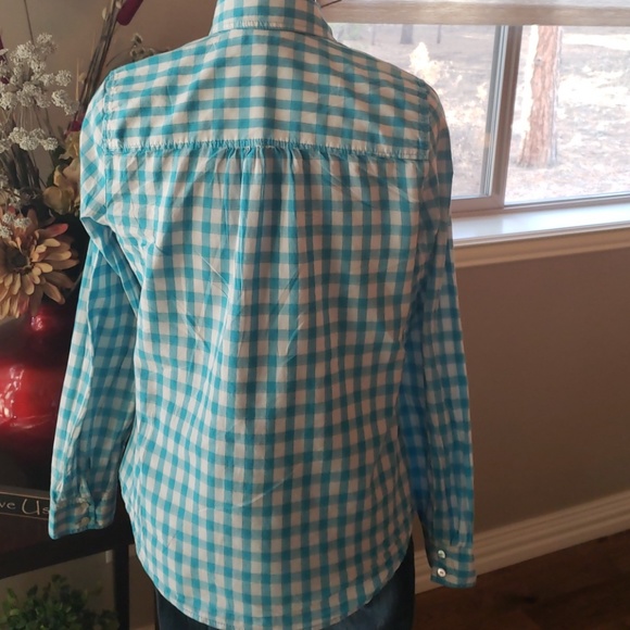 A Long-Sleeved Blue Checkered Shirt - Picture 4 of 5